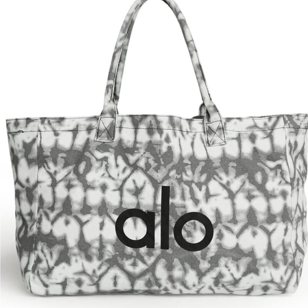 ALO Yoga Grey Tie Dye Shopper Tote NWT